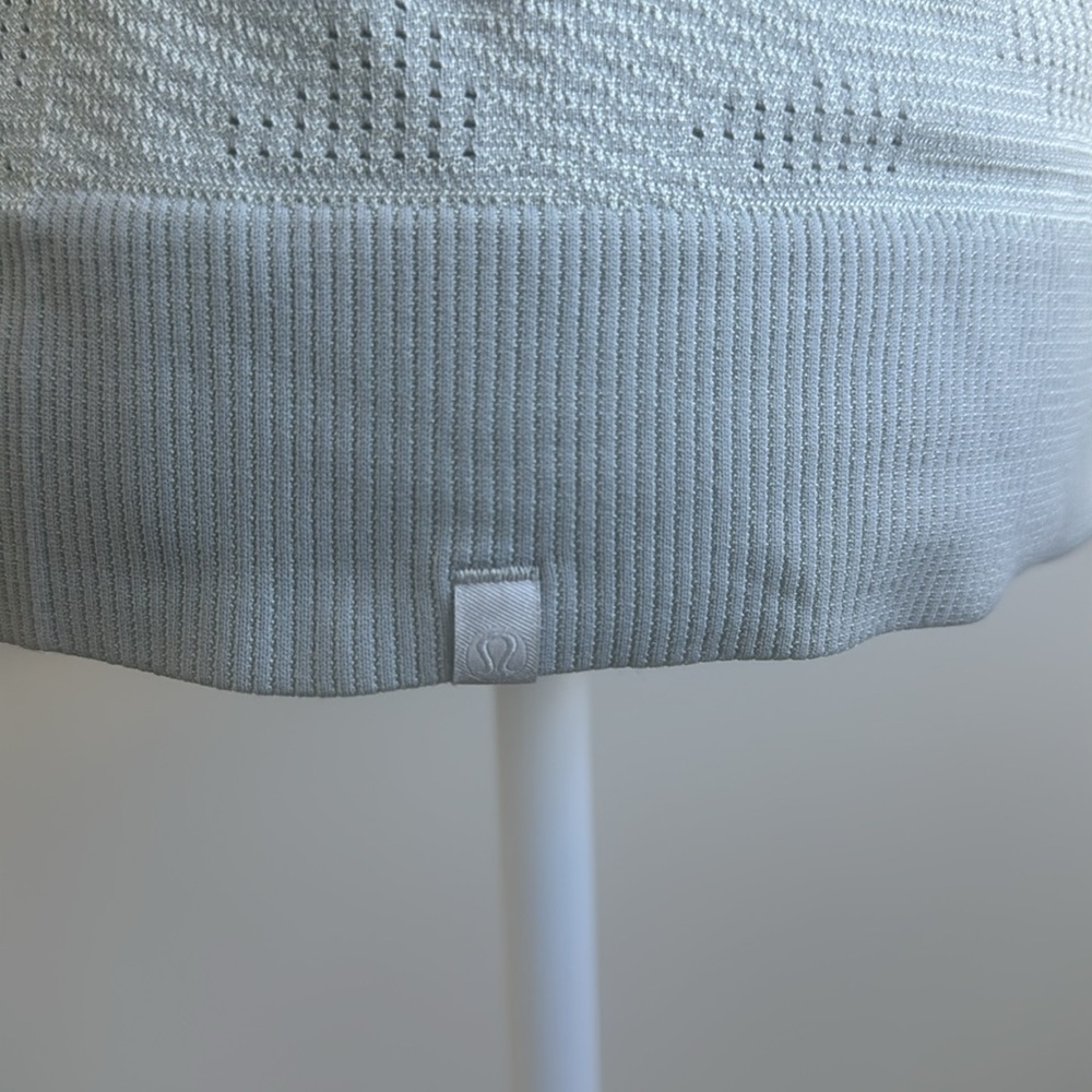 Lululemon Tank - 6 - Picture 4 of 5